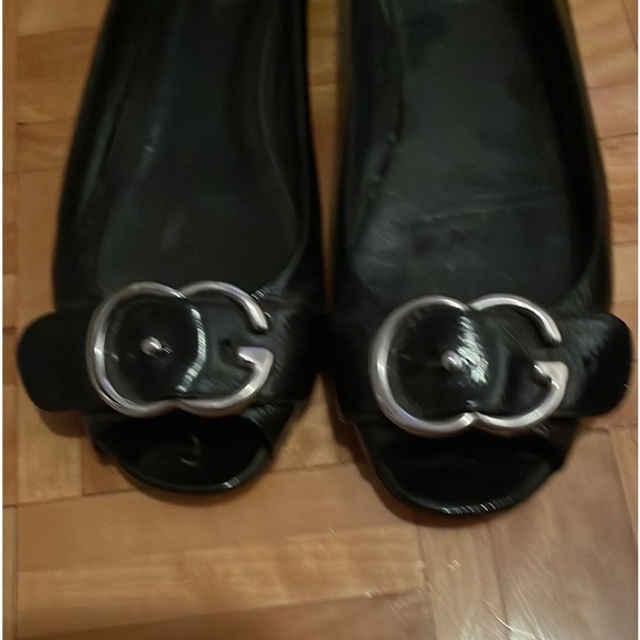 Gucci Black Flats with Silver Buckle - Picture 4 of 14